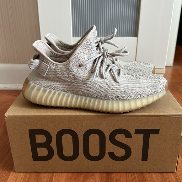 Yeezy 350 V2 Sesame - Picture 2 of 6